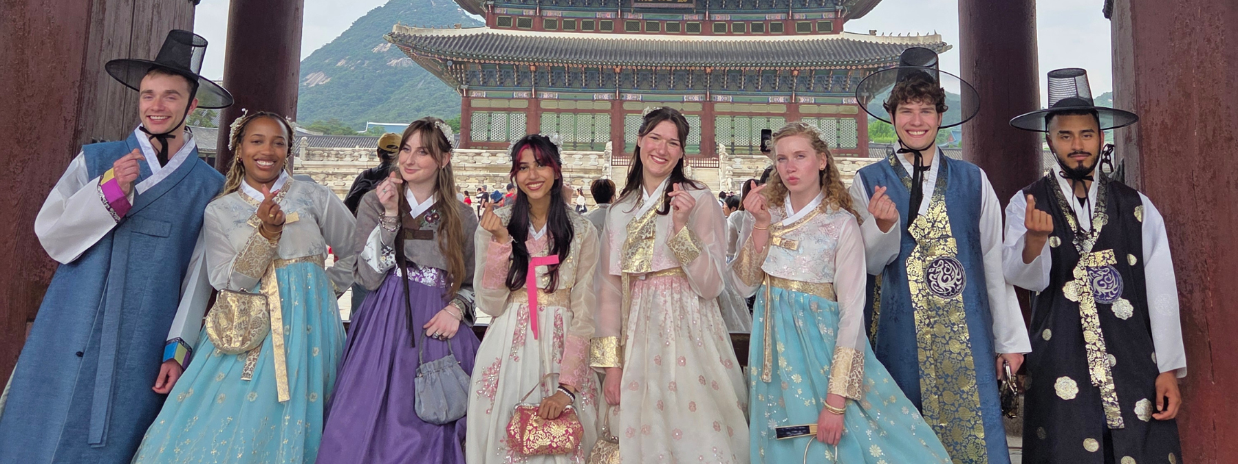 Loyola students wearing hanbok in Seoul